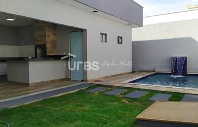 Imagem: A casa em condomínio possui 4 Dormitórios, 2 Banheiros, 4