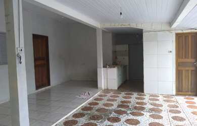 Imagem: A casa possui 2 Dormitórios, 2 Banheiros, 3 Vagas na garagem