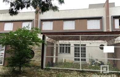 Imagem: A casa possui 3 Dormitórios, 3 Banheiros, 2 Vagas na garagem