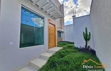 Imagem: A casa possui 3 Dormitórios, 4 Banheiros, 4 Vagas na garagem