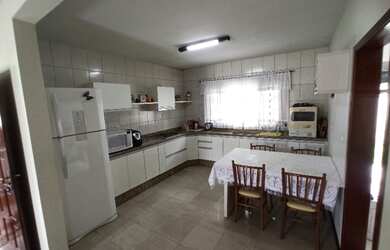 Imagem 4: CASAJARAGUÁ DO SUL. Varanda, 235m² de Área, 2 Vagas na garageme3 Dormitórios