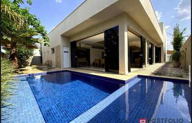 Imagem: A casa em condomínio possui 4 Dormitórios, 5 Banheiros, 4