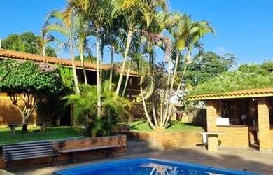 Imagem: A pousada chalé possui 4 Dormitórios, Acomodam 20 pessoas