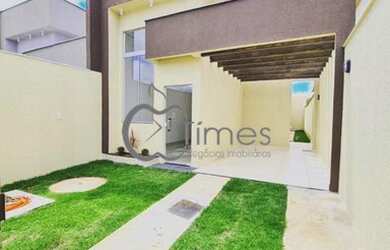 Imagem: A casa possui 3 Dormitórios, 2 Banheiros, 2 Vagas na garagem