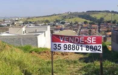 Imagem: O terreno possui 200m² de Área e está localizado em San