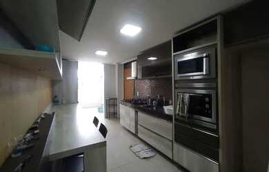 Imagem: O apartamento possui 4 Dormitórios, 4 Banheiros, 2 Vagas na