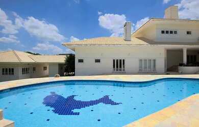 Imagem 9: Casa próxima ao clube. Churrasqueira, Lareira, 4 Vagas na garageme5 Dormitórios