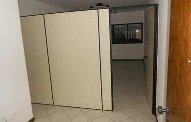 Imagem: O depósito possui 1 Vaga na garagem e 32m² de Área e está