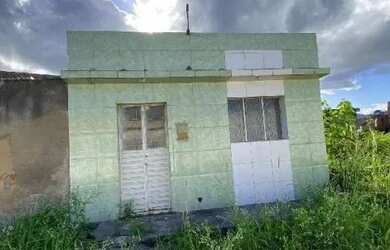 Imagem: A casa possui 2 Dormitórios, 1 Banheiro, 1 Vaga na garagem