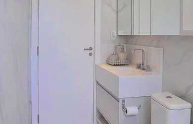 Imagem: O apartamento possui 2 Dormitórios, 1 Banheiro, 1 Vaga na garagem