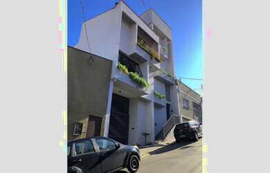 Imagem: A casa possui 4 Dormitórios, 3 Banheiros, 3 Vagas na garagem