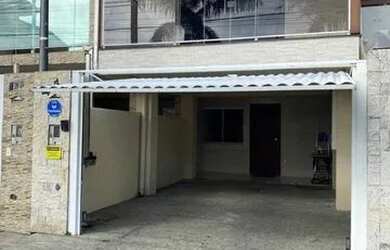 Imagem: A casa e possui 2 Dormitórios, Suítes, 3 Banheiros, 1 Vaga