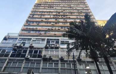 Imagem: O depósito possui 293m² de Área e está localizado em Centro