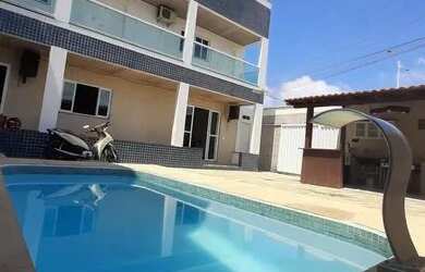 Imagem: A casa possui 2 Dormitórios, 2 Banheiros, 2 Vagas na garagem