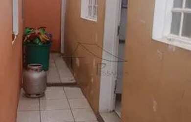 Imagem: A casa possui 2 Dormitórios, 2 Banheiros, 1 Vaga na garagem