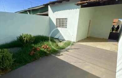 Imagem: A casa possui 2 Dormitórios, 1 Banheiro, 3 Vagas na garagem