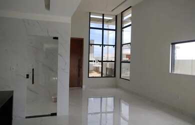 Imagem: A casa possui 3 Dormitórios, 4 Banheiros, 4 Vagas na garagem