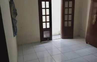 Imagem: A casa à venda possui 2 Dormitórios, 1 Banheiro e 100m² de