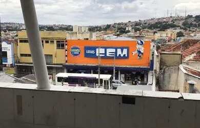 Imagem: O apartamento possui 1 Dormitório, 1 Banheiro, 60m² de Área