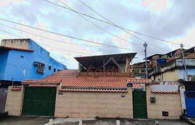 Imagem: A casa possui 3 Dormitórios, 2 Banheiros, 360m² de Área e