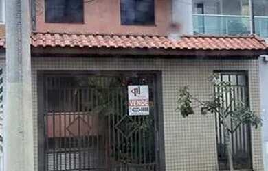 Imagem: A casa possui 3 Dormitórios, 4 Banheiros, 4 Vagas na garagem