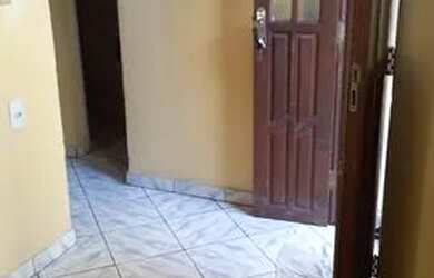 Imagem: A casa possui 1 Dormitório e 1 Banheiro e está localizado