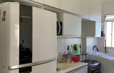 Imagem: O apartamento possui 2 Dormitórios, 1 Banheiro, 1 Vaga na garagem