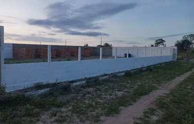 Imagem: O terreno possui 600m² de Área e está localizado em Pampalona