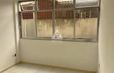 Imagem 7: Privilégio imóveis vende : Excelente sala quarto, com ótima localização