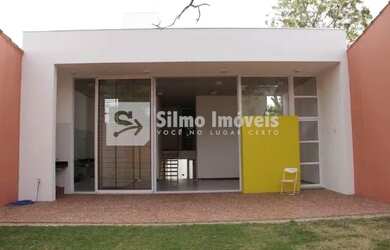 Imagem: A casa possui 4 Dormitórios, 5 Banheiros, 4 Vagas na garagem