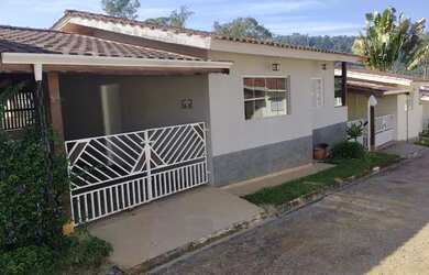 Imagem: A casa em condomínio possui 2 Dormitórios, 2 Banheiros, 2