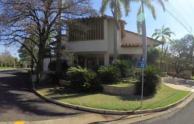 Imagem: A casa em condomínio possui 3 Dormitórios, 5 Banheiros, 5