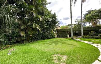 Imagem 6: Casa no jardim Europa. Churrasqueira, Varanda, Guarda roupaeLareira