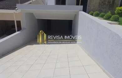 Imagem: A casa em condomínio possui 4 Dormitórios, 4 Banheiros, 5