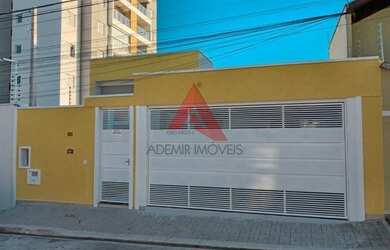 Imagem: A casa possui 3 Dormitórios, 3 Banheiros, 2 Vagas na garagem