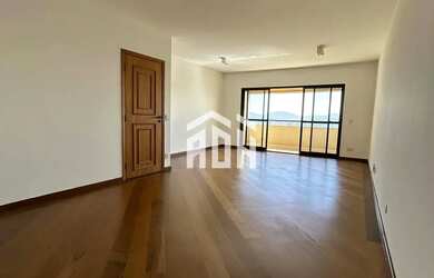 Imagem: O apartamento possui 4 Dormitórios, 5 Banheiros, 3 Vagas na