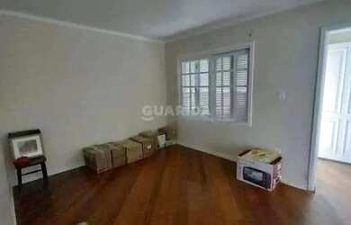 Imagem: Casa Residencial com 4 dormitórios e 1 vaga de garagem no Bairro