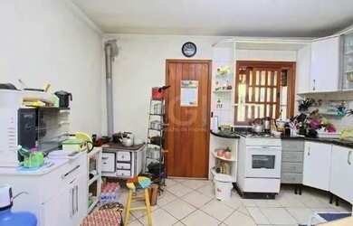 Imagem 10: Casa em Porto Alegre, no bairro Hípica, com 2 dormitório s , e 2 banheiros,...