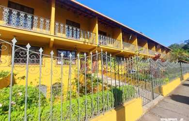 Imagem: A casa em condomínio possui 2 Dormitórios, 3 Banheiros, 2