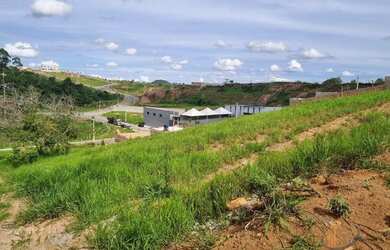 Imagem: O terreno possui 384m² de Área e está localizado em Vila