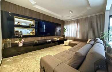 Imagem: A casa possui 3 Dormitórios, 4 Banheiros, 4 Vagas na garagem