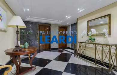 Imagem: O apartamento possui 4 Dormitórios, 5 Banheiros, 3 Vagas na