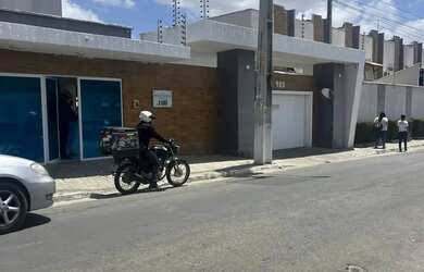 Imagem: A casa em condomínio possui 3 Dormitórios, 3 Banheiros, 1