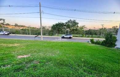 Imagem: O terreno possui 377m² de Área, Imóvel novo e está localizado