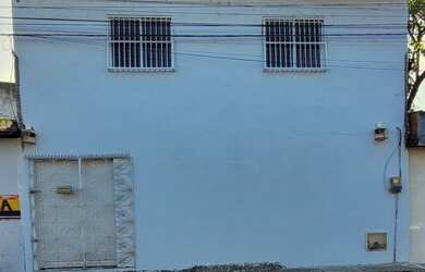 Imagem: A casa possui 1 Dormitório e 1 Banheiro e está localizado