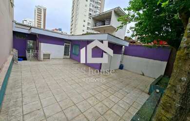 Imagem: A casa possui 3 Dormitórios, 4 Banheiros, 2 Vagas na garagem