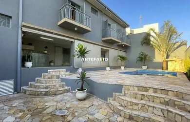 Imagem: A casa possui 3 Dormitórios, 5 Banheiros, 5 Vagas na garagem