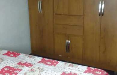 Imagem: O apartamento possui 2 Dormitórios, 1 Banheiro, 1 Vaga na garagem