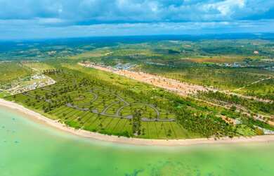 Imagem: O terreno possui 1.309m² de Área e está localizado em Porto