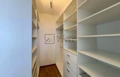 Imagem: O apartamento possui 2 Dormitórios, 3 Banheiros, 2 Vagas na